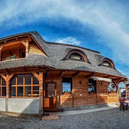 ホテル Casa Buga Vişeu de Sus エクステリア 写真
