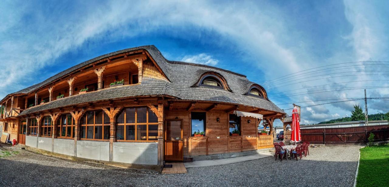 ホテル Casa Buga Vişeu de Sus エクステリア 写真