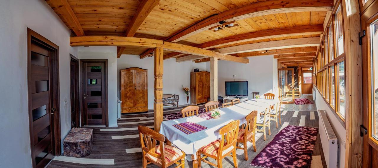 ホテル Casa Buga Vişeu de Sus エクステリア 写真